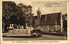 CPA Cocherel L'Eglise et le Tombeau du President Briand