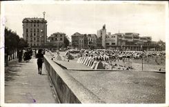 VINTAGE POSTCARD Holy Jean De Luz the Beach and the Casino