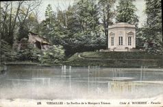 La POSTAL Versalles de la VENDIMIA la casa de la música tiene Trianon