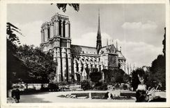 CPM Paris Notre Dame Vue Du Square Charlemagne