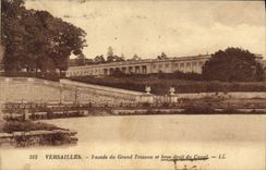 Ataque frontal de Versalles de la POSTAL de la VENDIMIA de Trianon grande y mano derecha del canal