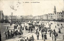 CPA Arras La Grand Place