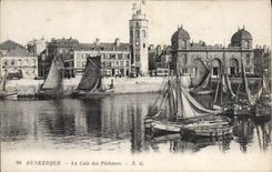 CPA Dunkerque La Cale Des Pecheurs Pecheurs