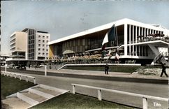 CPM Royan Le Palais Des Congres Et Hotel de Foncillon