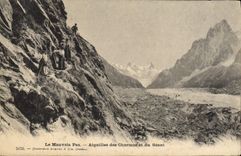 CPA Le Mauvais Pas Aiguilles Des Charmoz Et Du Geant