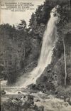 CPA L'Auvergne Environs de Saint Nectaire La cascade des Granges dans un ravin 
