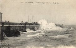 CPA Le Havre Effet de Vague a la Nouvelle Jetee