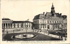 CPA Tours Le Palais de Justice l'Hotel de Ville et le Place