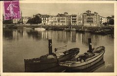 CPA St Jean de Luz Le Port et Quai de L'Infante Bateaux