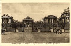 CPA Versailles Le Chateau Facade Du Palais 