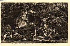 POSTAL Versalles de la VENDIMIA el parque les Bains de Apolo