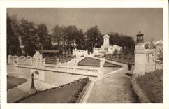 VINTAGE POSTCARD the Basilica De Lisieux the external way of Cross View