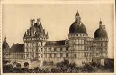 VINTAGE POSTCARD Loire ch4ateau Castle De Valencay