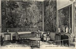 VINTAGE POSTCARD Palais De Fontainebleau Waiting room of the apartments of the Pope Reads of the Pope