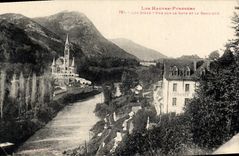 La vista pesada de la POSTAL de la VENDIMIA encendido dio y la basílica