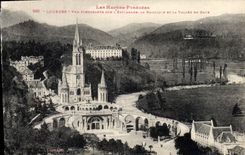 La opinión pesada de la POSTAL de la VENDIMIA de antedicho en la explanada la basílica y el valle de dio