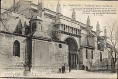 CPA Tarascon Facade De I'Eglist Ste Marthe