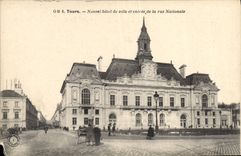 CPA Tours Nouve Hotel De Ville et entree de la rue Nationale 