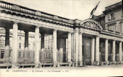 CPA Compiegne Le Chateau La colonnade