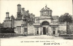 VINTAGE POSTCARD Anet Entered of the castle