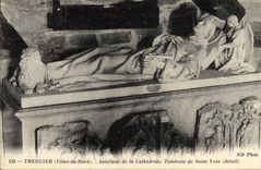 CPA Treguier Interieur De La Cathedrale Tombeau de Saint Yves
