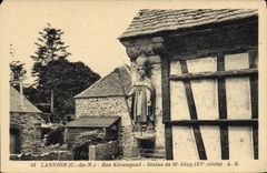 CPA Lannion Rue Kerampont Statue De St Divy