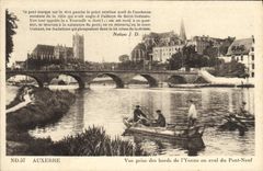 CPA Auxerre Vue Prise Des Bords De l'Yonne en aval du Pont Neuf Bateaux