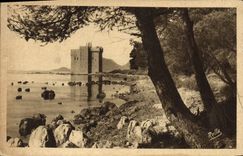 CPA Iles de Lerins Saint Honorat L'Ancien Monastere Fortifie