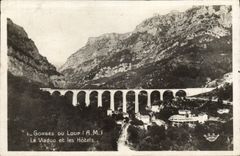 CPM Gorges Du Loup Le Viaduc et les Hotels