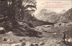 VINTAGE POSTCARD Cauterets Valley Of Marcadau Escaped on the peak from Hell or Quijada de Pundillos
