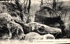 VINTAGE POSTCARD Drill De Fontainebleau the Rock Which Trembles