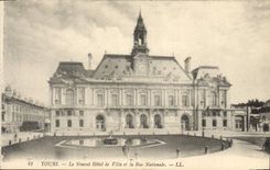 CPA Tours Le Nouvel Hotel De Ville Et La Rue Nationale
