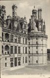 CPA Chateau De Chambord Cour Interieure