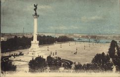CPA Bordeaux Le Monument Des Girondins Et l'Esplanade des Quinconces