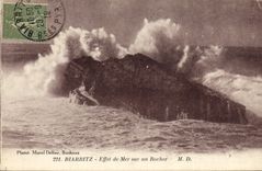 VINTAGE POSTCARD Biarritz Effect Sea On a Rock
