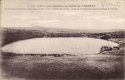 CPA Vue Generale Du Gour De Tazenat Auvergne