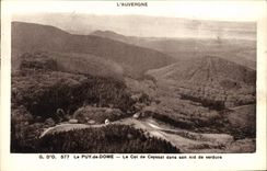 CPA L'Auvergne Le Col De Ceyssat Dans Son Nid De Verdure