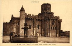 VINTAGE POSTCARD Auvergne Royat Old woman Fortifiee Church