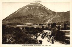 VINTAGE POSTCARD Auvergne Puy De Dome Seen Of the Foot