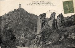 CPA Auvergne St Nectaire Pittoresque Le Rocher Des Trois Freres Et La Tour De Rognon