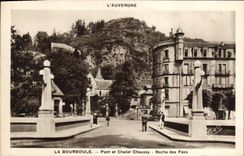 CPA L'Auvergne La Bourboule Pont Et Chalet Choussy Roches Des Fees