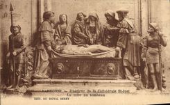 VINTAGE POSTCARD Interior Narbonne Of the Cathedral St Just the setting with the tomb