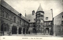 Corte de Bourges de la POSTAL de la VENDIMIA de la pequeña universidad