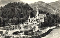Cuadro total pesado de la POSTAL de la VENDIMIA en la basílica
