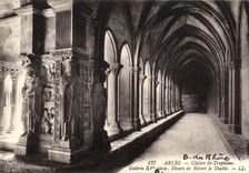 VINTAGE POSTCARD Arles Cloister Of Saint Trophime Gallery Decorations of Robert Devil