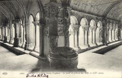 CPA Arles Cloitre Saint Trophine Le Puits Et Galerie 