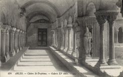 VINTAGE POSTCARD Arles Cloister St Trophine
