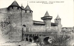 CPA Carcassonne Chateau Comtal Entree du chateau Comtal