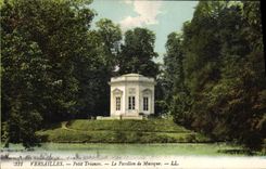 POSTAL Versalles pequeño Trianon de la VENDIMIA la casa de la música