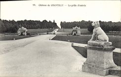 CPA Chateau de Chantilly La grille d'entree